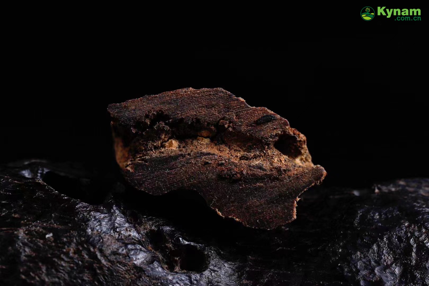 2.0 grams, Hainan agarwood